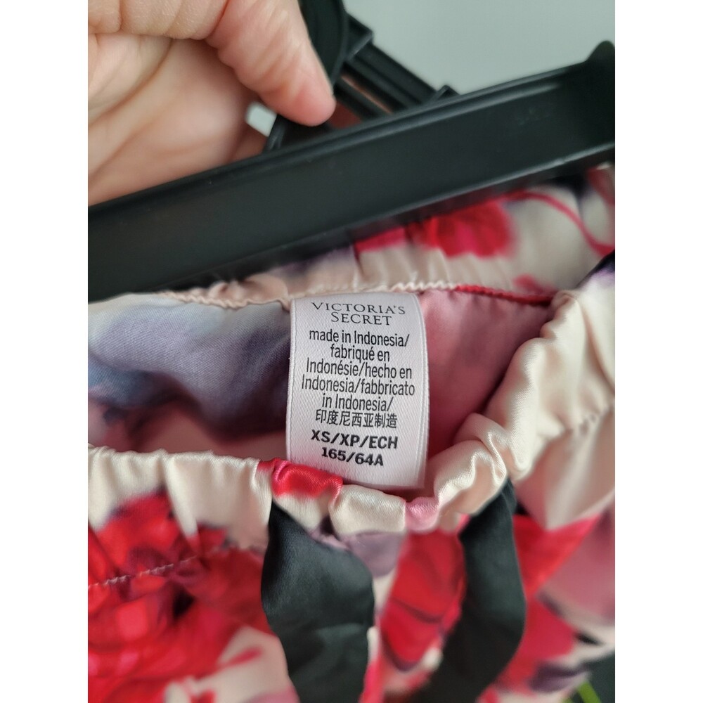 Victorias Secret Satin Lounge Red  Pajamas Pants XS - Picture 5 of 5